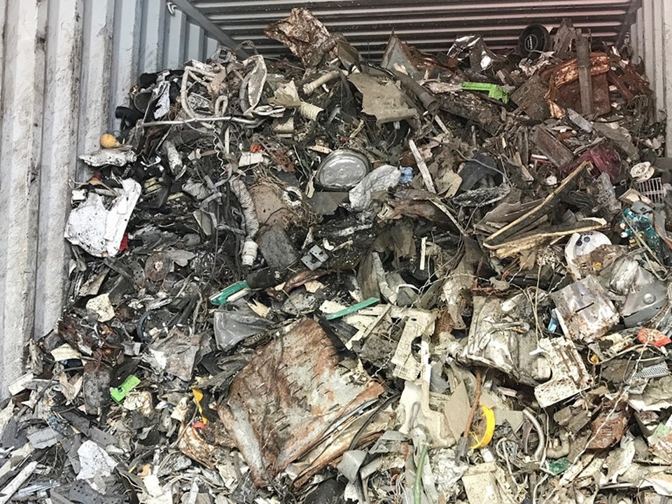 Hải quan vẫn “lấn cấn” trong việc xử lý các container rác, phế liệu?! - 2 Hải quan vẫn “lấn cấn” trong việc xử lý các container rác, phế liệu?! - 2