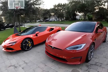 Lãnh đạo Ferrari tỏ ý hâm mộ Tesla