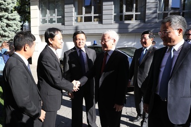 Tổng Bí thư nói chuyện với cộng đồng người Việt Nam tại Hungary