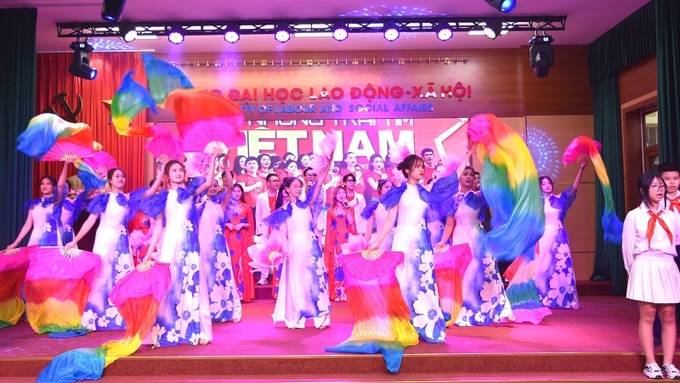 Chương trình nghệ thuật chào mừng Ngày hội toàn dân bảo vệ ANTQ với chủ đề “Tự hào Việt Nam”