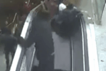 Hãi hùng khoảnh khắc thang cuốn "nuốt chửng" người đàn ông Thổ Nhĩ Kỳ