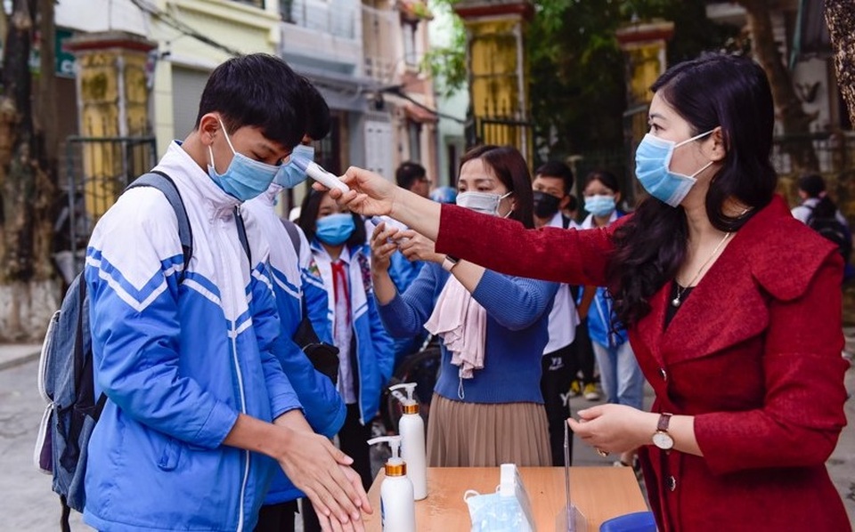 Nhiều tỉnh tăng cường phòng dịch ngày đầu tiên học sinh trở lại trường - 1 Nhiều tỉnh tăng cường phòng dịch ngày đầu tiên học sinh trở lại trường - 1