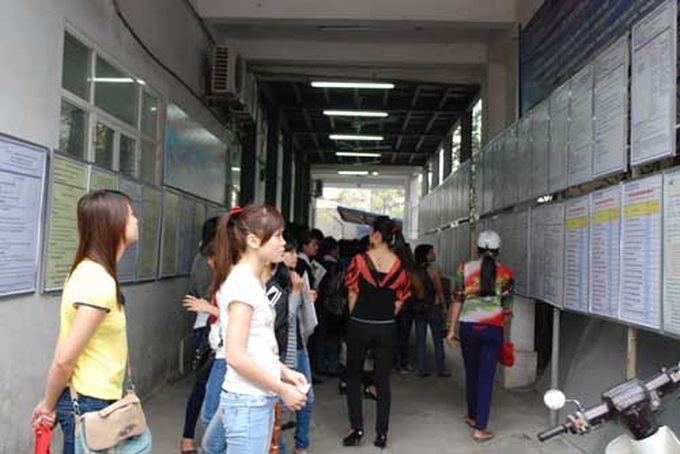 Ra đường gặp... cử nhân thất nghiệp!