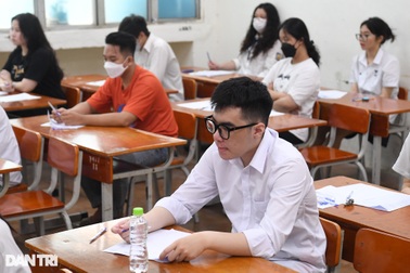 Đề thi văn tốt nghiệp THPT 2023 vào "Vợ nhặt"