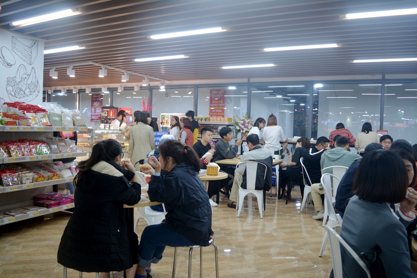 Siêu thị MM Super Market Thanh Xuân hút khách dịp cận Tết - 3 Siêu thị MM Super Market Thanh Xuân hút khách dịp cận Tết - 3