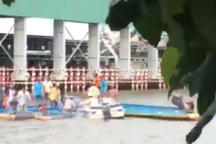 Lật đò dọc chở 10 người, 1 người mất tích