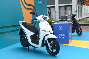 VinFast ra loạt xe máy điện dùng pin công nghệ mới, đi 200km một lần sạc