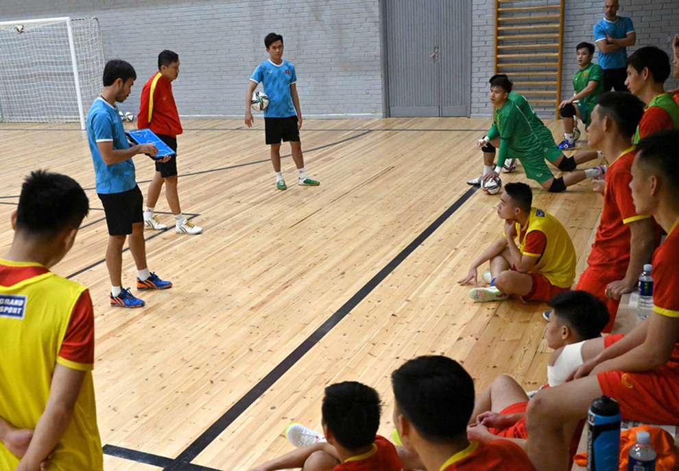 Đức Tùng ngồi xe lăn, lỡ trận gặp Nga ở World Cup futsal 2021 - 2