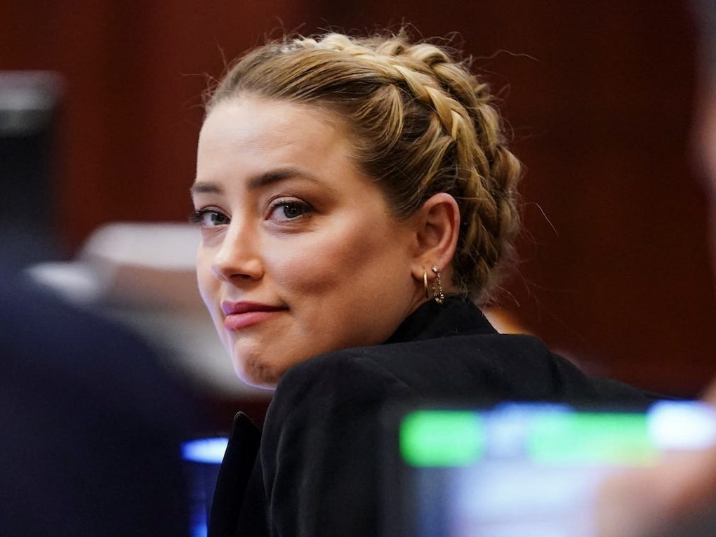 Amber Heard từ chối hàng chục triệu USD từ Johnny Depp - 2 Amber Heard từ chối hàng chục triệu USD từ Johnny Depp - 2