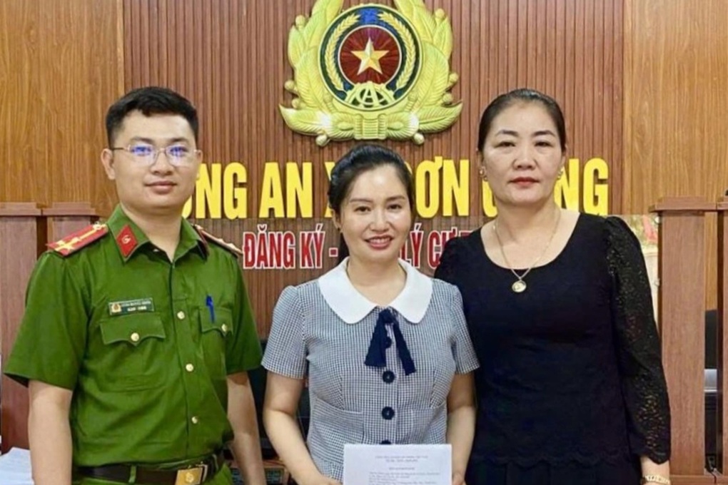 Người phụ nữ vội báo công an vì nhận được 1,5 tỷ đồng trong tài khoản - 1 Người phụ nữ vội báo công an vì nhận được 1,5 tỷ đồng trong tài khoản - 1
