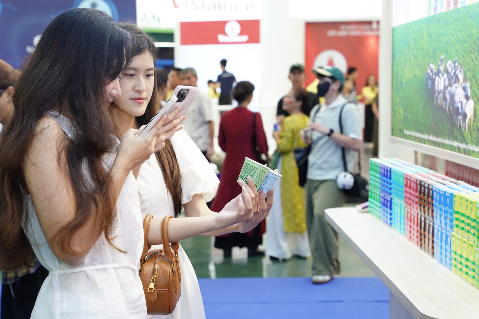 Vinamilks Ausstellungsfläche ist ein Highlight auf der National Achievement Exhibition - 7 Không gian trưng bày của Vinamilk tạo điểm nhấn tại Triển lãm Thành tựu đất nước - 7