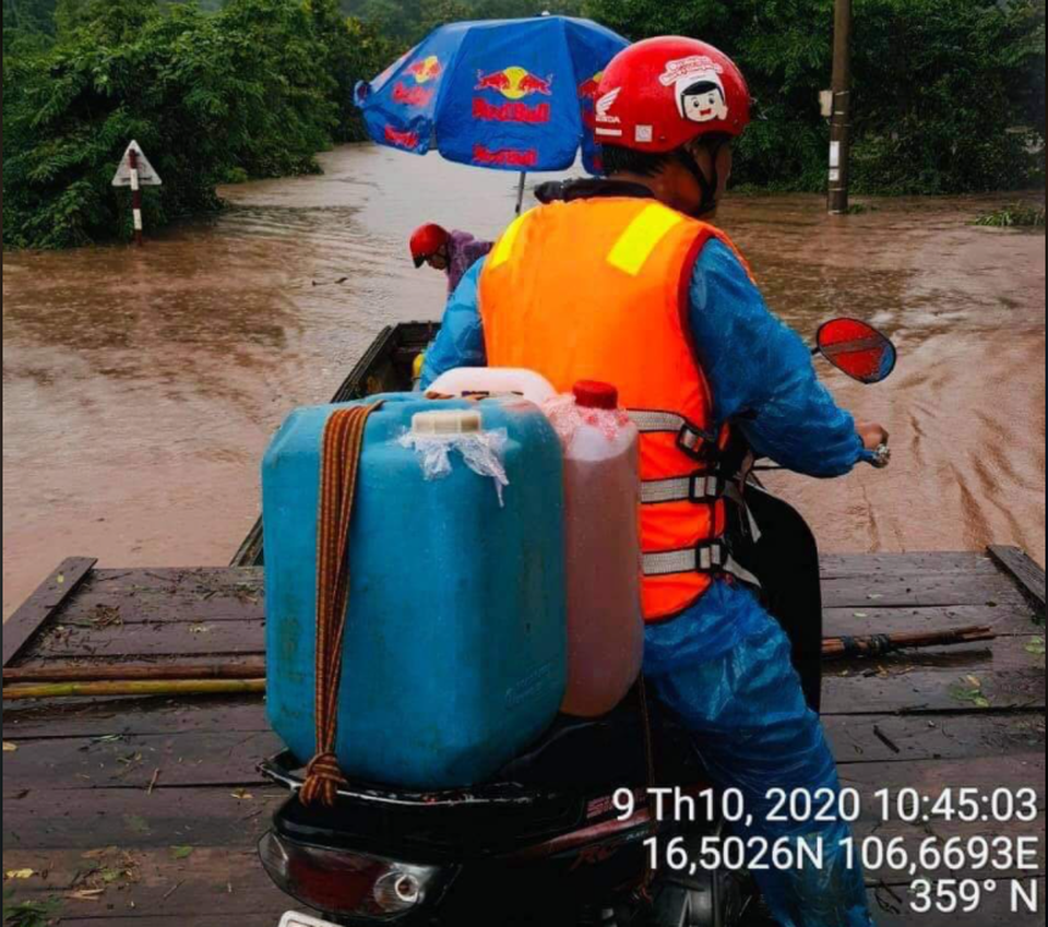 Nhà mạng huy động toàn lực cùng miền Trung khắc phục hậu quả bão lũ - 7 Nhà mạng huy động toàn lực cùng miền Trung khắc phục hậu quả bão lũ - 7