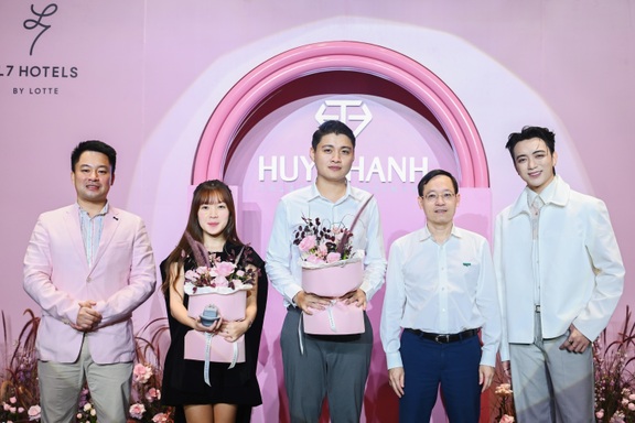 Đấu giá trang sức gây quỹ xây dựng Điểm trường Huổi Quang 1