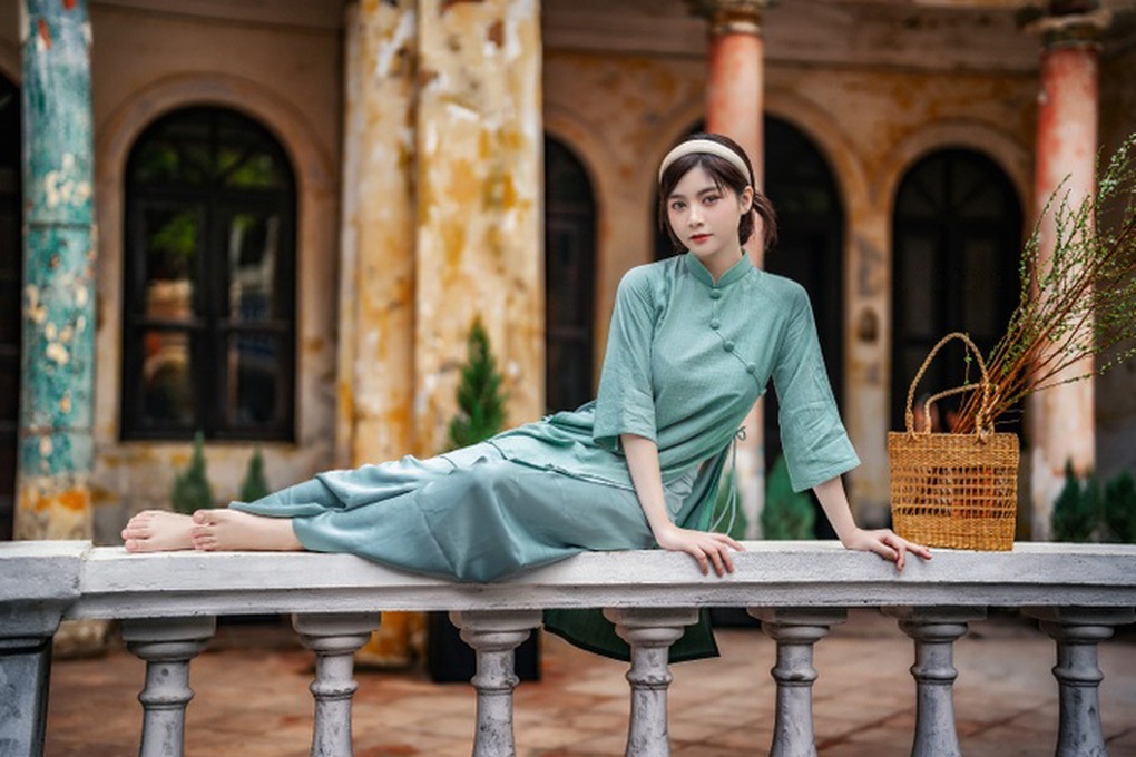 Cùng hoa khôi xuống phố đón Tết Quý Mão an nhiên - 3 Cùng hoa khôi xuống phố đón Tết Quý Mão an nhiên - 3