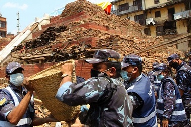 Động đất mạnh 7,4 độ richter lại rung chuyển Nepal, 4 người chết