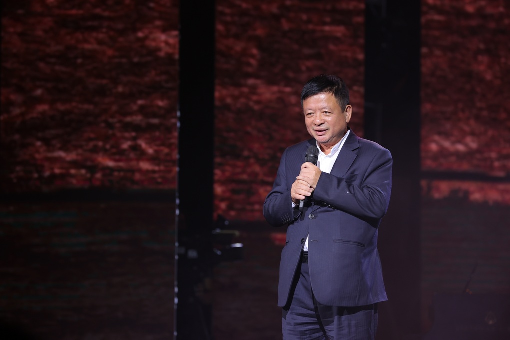 Nhà thơ Hồng Thanh Quang tưởng nhớ bạn - nhạc sĩ Phú Quang - 5 Nhà thơ Hồng Thanh Quang tưởng nhớ bạn - nhạc sĩ Phú Quang - 5