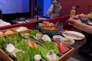 Độc đáo mô hình kinh doanh quán lẩu kết hợp rạp phim tại Trung Quốc