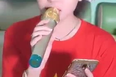Cô gái xinh đẹp với ca khúc thú vị về biển số xe tại Việt Nam