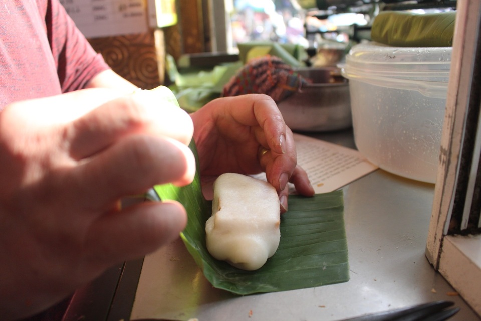 Báu vật giúp hàng giò chả nức tiếng phố cổ Hà Nội đông khách suốt 40 năm - 14