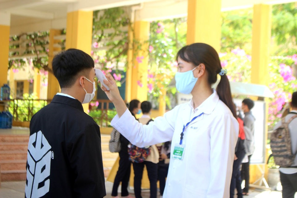 Quảng Nam: Tổ chức kỳ thi tốt nghiệp THPT an toàn giữa lúc dịch bùng phát - 2 Quảng Nam: Tổ chức kỳ thi tốt nghiệp THPT an toàn giữa lúc dịch bùng phát - 2