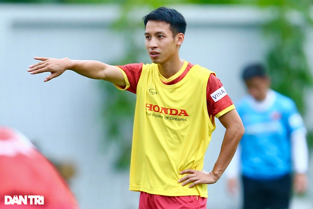 Đội trưởng Hùng Dũng: Các cầu thủ trẻ sẽ có cơ hội tham dự AFF Cup - 1 Đội trưởng Hùng Dũng: Các cầu thủ trẻ sẽ có cơ hội tham dự AFF Cup - 1