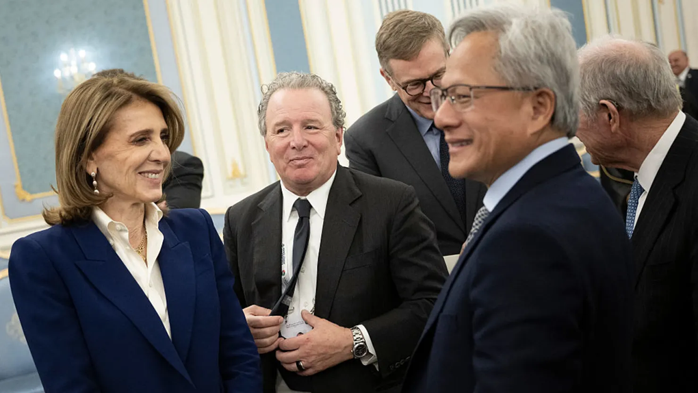 Dàn tỷ phú công nghệ theo chân ông Trump sang Trung Đông - 3 Dàn tỷ phú công nghệ theo chân ông Trump sang Trung Đông - 3