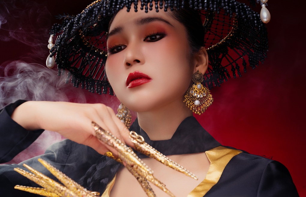 Hoa hậu cải lương Như Huỳnh biến hóa phong cách, khoe sắc vóc quyến rũ - 8 Hoa hậu cải lương Như Huỳnh biến hóa phong cách, khoe sắc vóc quyến rũ - 8