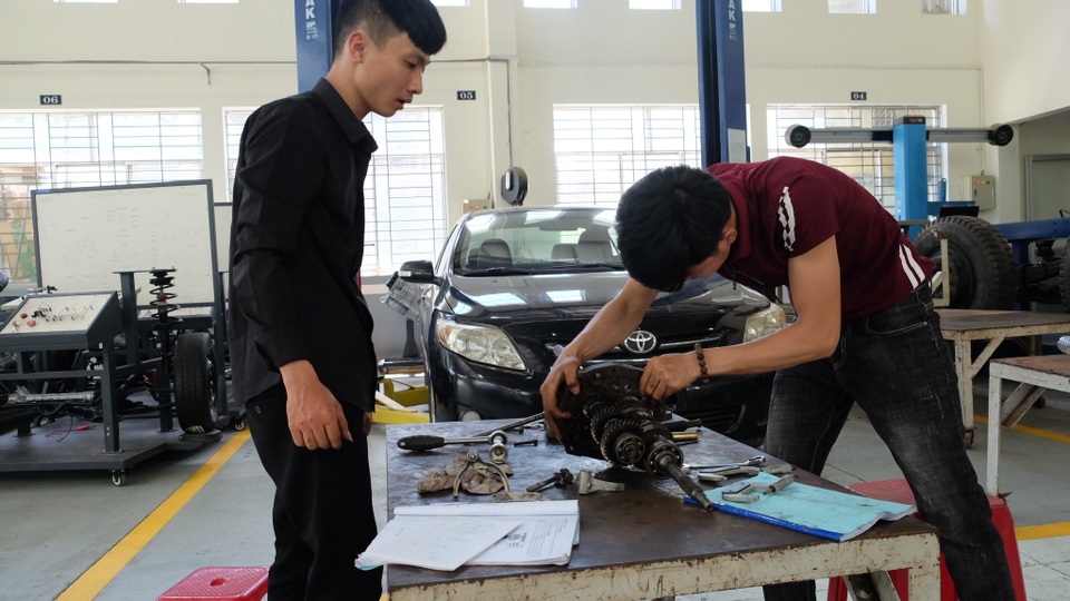 Nhà trường “bắt tay” doanh nghiệp đào tạo lao động có trình độ - 4 Nhà trường “bắt tay” doanh nghiệp đào tạo lao động có trình độ - 4