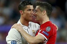 Lewandowski từ chối đề nghị gia nhập Real Madrid của C.Ronaldo