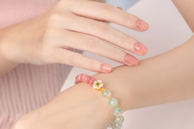 Người mẫu bàn tay, không cần lộ mặt vẫn có thể kiếm tiền triệu mỗi giờ