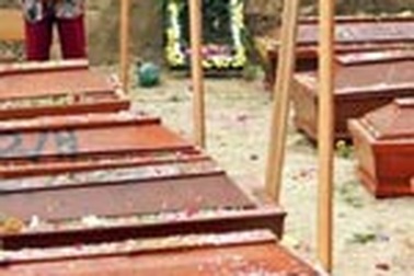 Máy bay Indonesia rơi có thể do động cơ hỏng