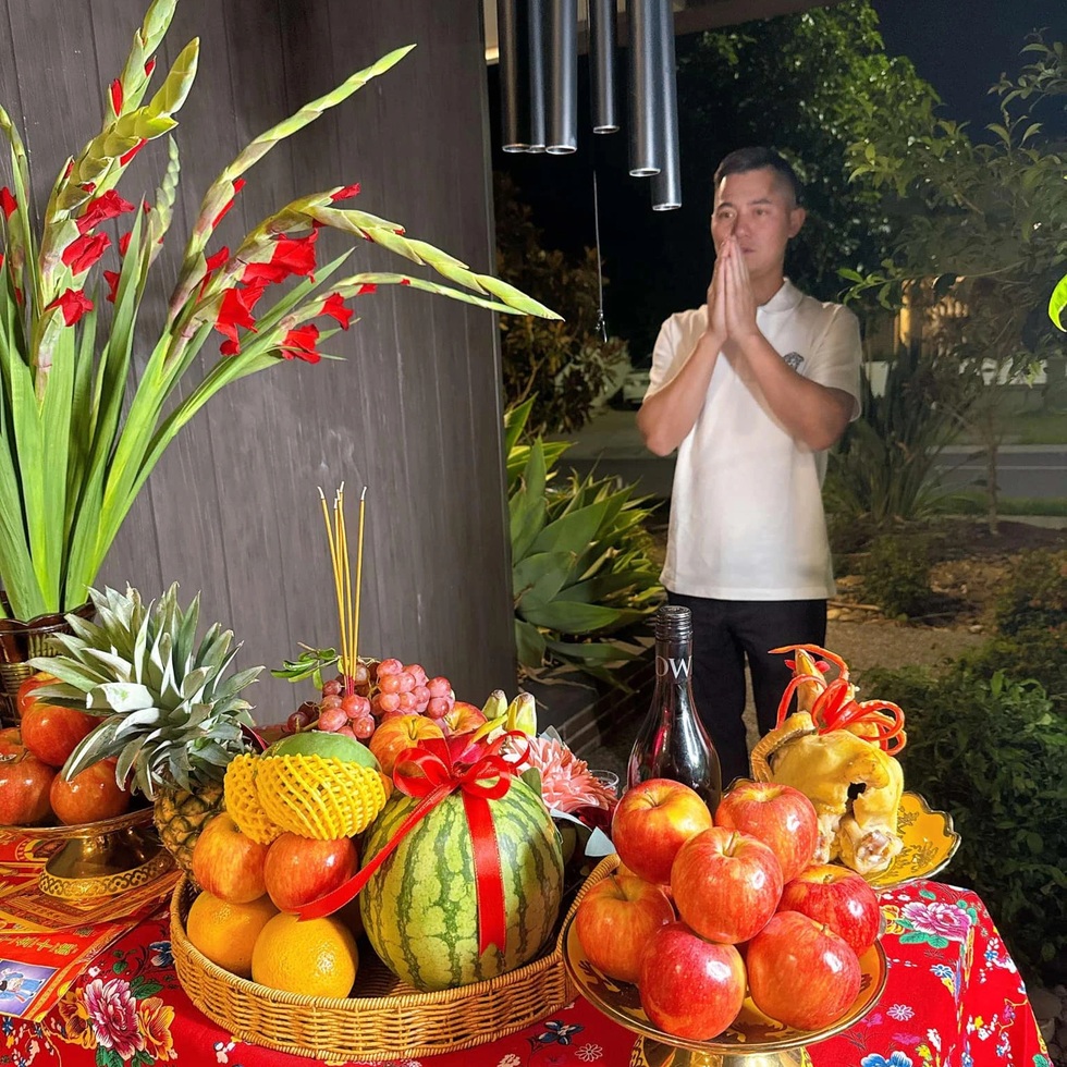 Người Việt đón Tết xa quê: Mở tiệc đãi đồng hương, nhà ngập sắc đỏ - 5 Người Việt đón Tết xa quê: Mở tiệc đãi đồng hương, nhà ngập sắc đỏ - 5