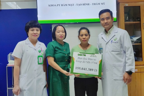 Bạn đọc giúp đỡ cậu bé ngủ ngồi 10 năm hơn 255 triệu đồng