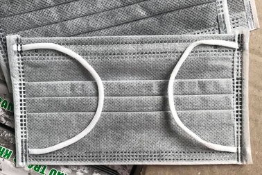 Khẩu trang tụt giá ngang trước dịch, dân buôn bán tháo vẫn ế hàng