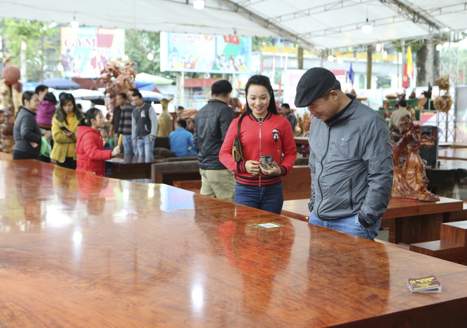 Chiêm ngưỡng những chiếc phản làm bằng gỗ cẩm giá hơn 2 tỷ đồng - 6