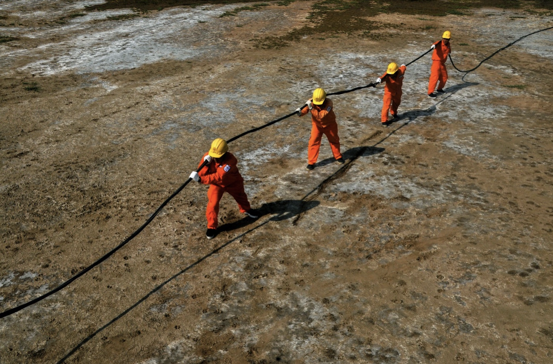 Thợ điện - nghề của sự hy sinh thầm lặng và tinh thần trách nhiệm cao - 14 Thợ điện - nghề của sự hy sinh thầm lặng và tinh thần trách nhiệm cao - 14
