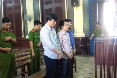 Nhân viên bệnh viện Nhi đồng 1 tư túi tiền khám bệnh