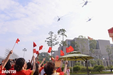 Ngọn lửa tháng Tám