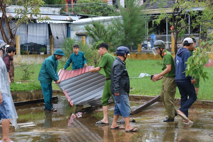 Ảnh: Thiệt hại ban đầu do bão số 13 ở Thừa Thiên - Huế - Ảnh 4. Ảnh: Thiệt hại ban đầu do bão số 13 ở Thừa Thiên - Huế - Ảnh 4.