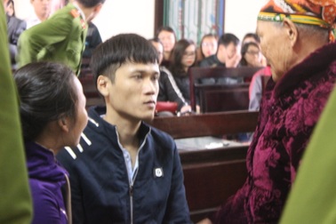 Mẹ khẳng định con là hung thủ giết người