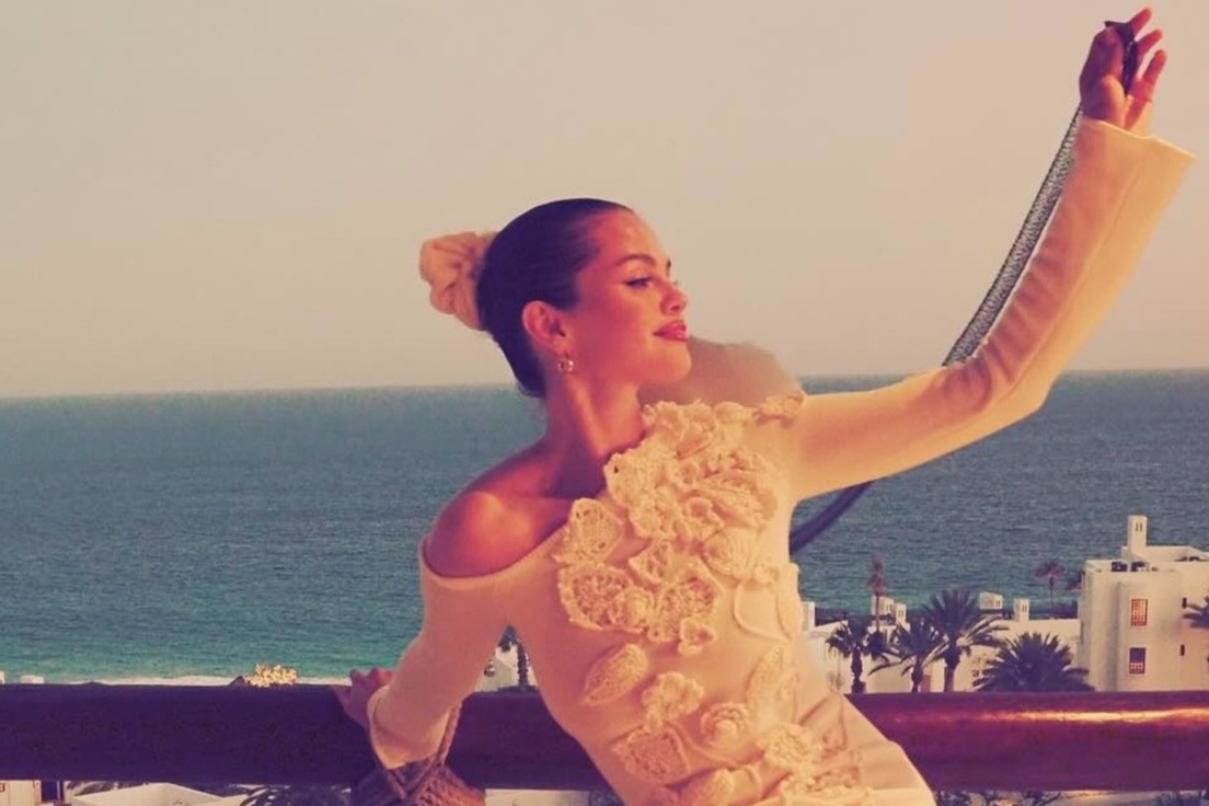 Loạt ảnh sắp làm cô dâu đạt 7,1 triệu lượt thích của Selena Gomez
