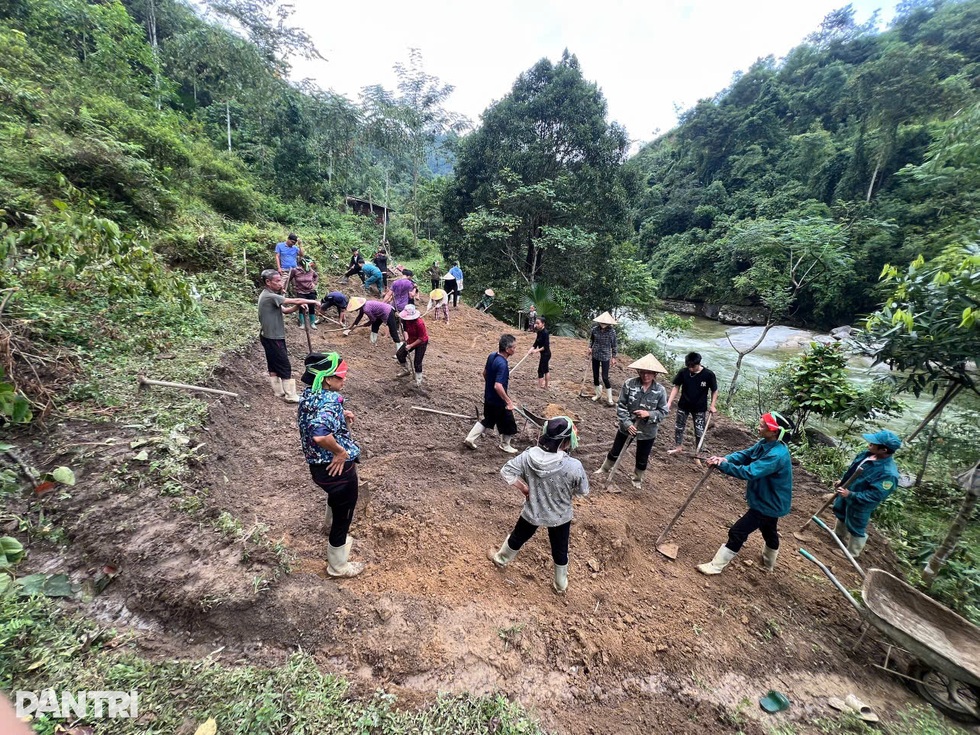 Xóa cầu tạm, xây cây cầu mơ ước tặng người dân nơi "nóc nhà Đông Bắc"