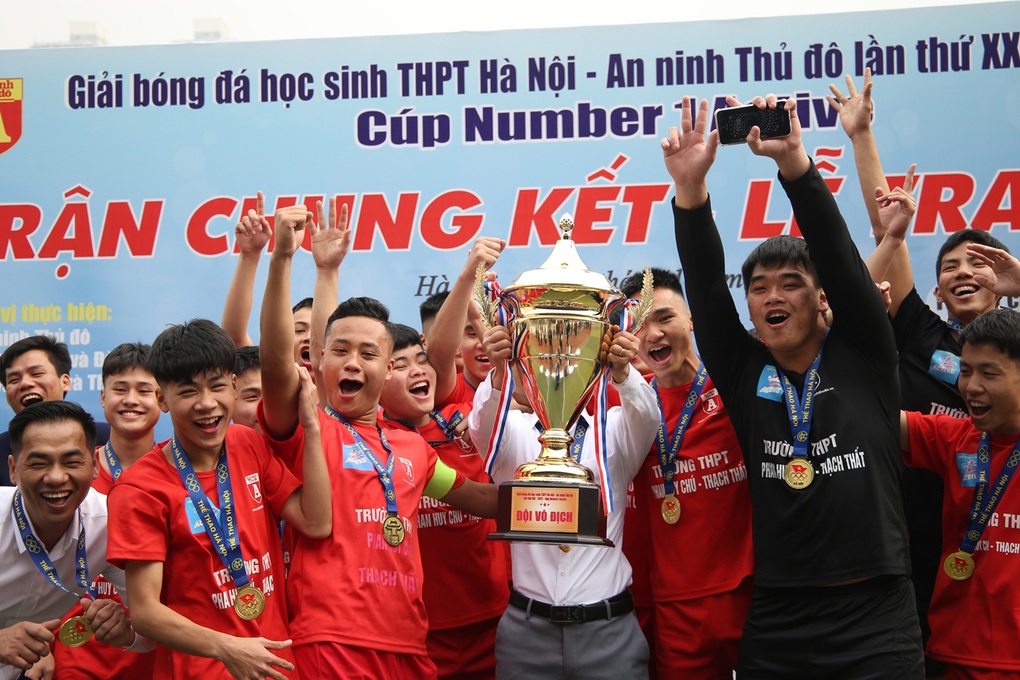 Trường Phan Huy Chú vô địch giải bóng đá học sinh THPT Hà Nội - 1 Trường Phan Huy Chú vô địch giải bóng đá học sinh THPT Hà Nội - 1