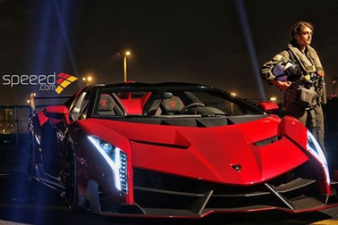 Lamborghini mang xe ra mắt tại tàu sân bay