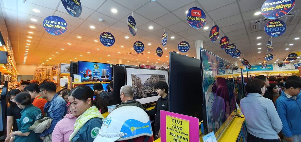 Siêu thị Điện máy Xanh thứ 1000 vẫn đạt doanh thu “khủng” trong ngày khai trương - 2 Siêu thị Điện máy Xanh thứ 1000 vẫn đạt doanh thu “khủng” trong ngày khai trương - 2