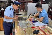 Kiểm tra loạt tiệm vàng ở TPHCM, tịch thu nhiều sản phẩm giả mạo