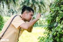 CSGT Hà Nội điều tiết giao thông dưới nắng nóng gay gắt như "chảo lửa"