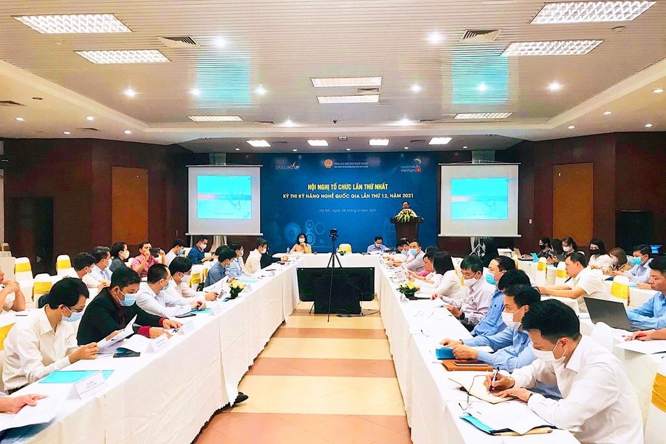 Lắp đặt thang máy lần đầu xuất hiện tại kỳ thi Kỹ năng nghề quốc gia 12 - 2 Lắp đặt thang máy lần đầu xuất hiện tại kỳ thi Kỹ năng nghề quốc gia 12 - 2