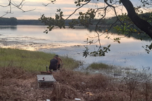 Phát hiện thi thể trôi nổi trên bờ hồ Suối Giai