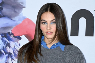 Con gái cưng của cầu thủ Ngoại hạng Anh khoe nhan sắc rực rỡ